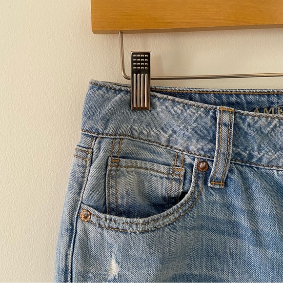 American Eagle Outfitters Women’s Mid-rise Distressed Tom Girl Jeans Light Wash - Picture 3 of 14